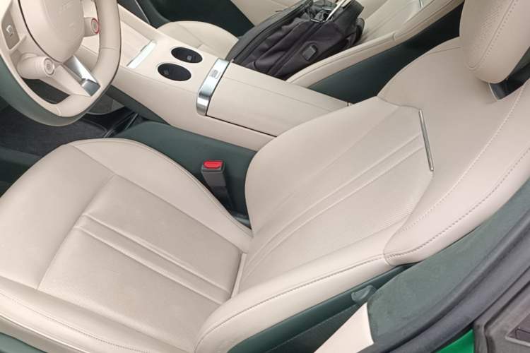 Used Xiaomi Auto YU7 2025 Ultra-Long Range High-Performance All-Wheel-Drive Max Edition Left Front Seat