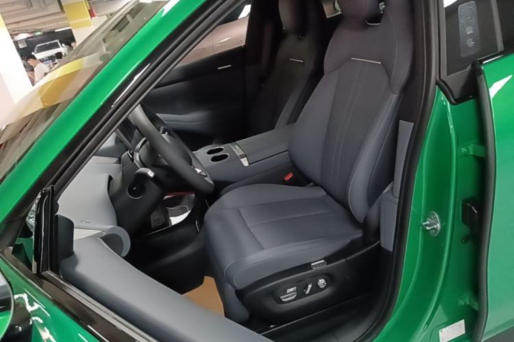 Used Xiaomi Auto YU7 2025 Ultra-Long Range Rear-Wheel Drive Version Left Front Seat
