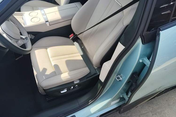 Used Xiaomi Auto YU7 2025 Ultra-Long Range Rear-Wheel Drive Version Left Front Seat