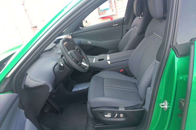 Used Xiaomi Auto YU7 2025 Ultra-Long Range Rear-Wheel Drive Version Left Front Seat