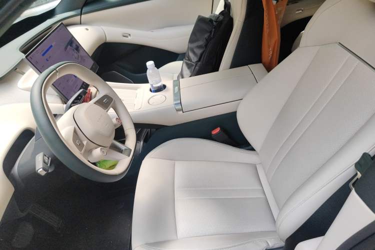 Used Xiaomi Auto YU7 2025 Ultra-Long Range Rear-Wheel Drive Version Left Front Seat