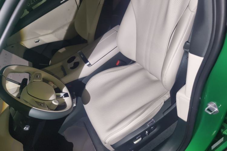 Used Xiaomi Auto YU7 2025 Ultra-Long Range Rear-Wheel Drive Version Left Front Seat