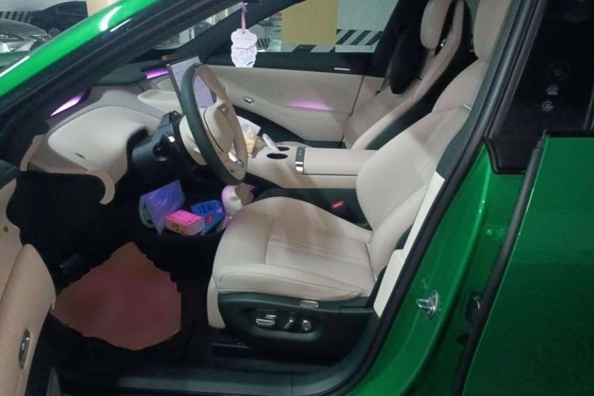 Used Xiaomi Auto YU7 2025 Ultra-Long Range Rear-Wheel Drive Version Left Front Seat
