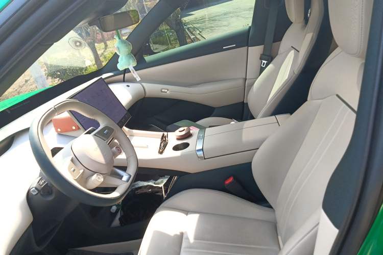 Used Xiaomi Auto YU7 2025 Ultra-Long Range Rear-Wheel Drive Version Left Front Seat