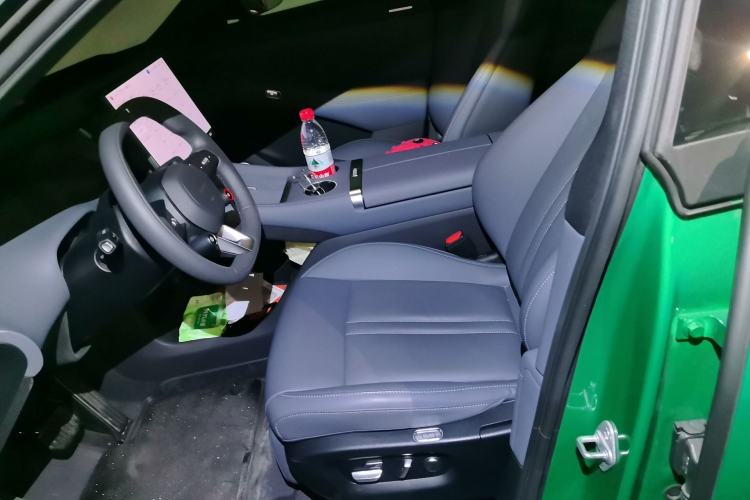Used Xiaomi Auto YU7 2025 Ultra-Long Range Rear-Wheel Drive Version Left Front Seat