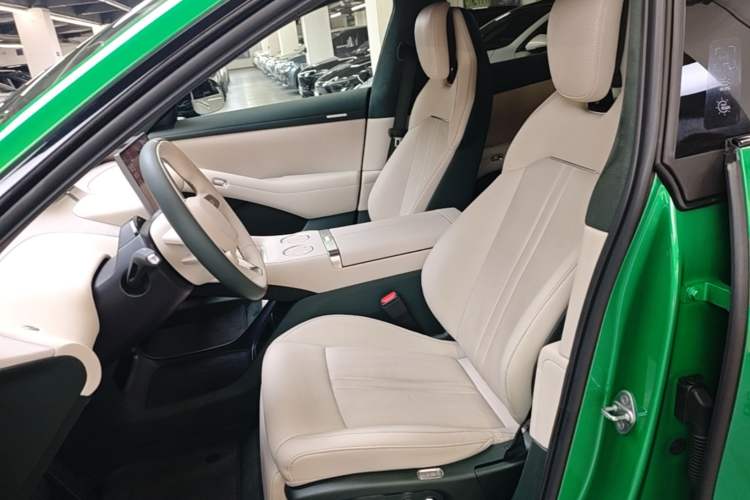 Used Xiaomi Auto YU7 2025 Ultra-Long Range High-Performance All-Wheel-Drive Max Edition Left Front Seat