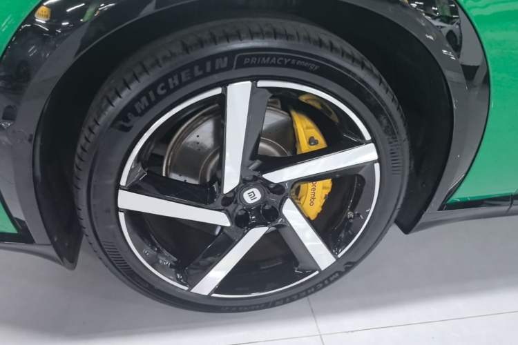 Used Xiaomi Auto YU7 2025 Ultra-Long Range High-Performance All-Wheel-Drive Max Edition Left Front Wheel Hub