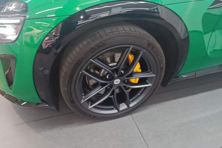 Used Xiaomi Auto YU7 2025 Ultra-Long Range High-Performance All-Wheel-Drive Max Edition Left Front Wheel Hub