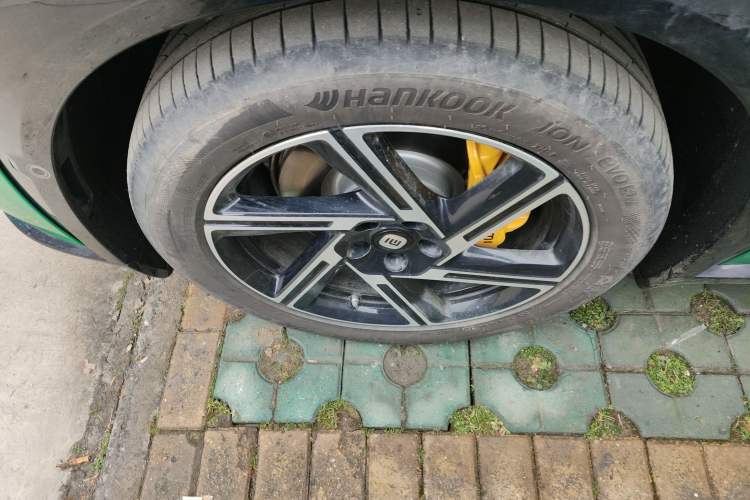Used Xiaomi Auto YU7 2025 Ultra-Long Range All-Wheel Drive Pro Version Left Front Wheel Hub