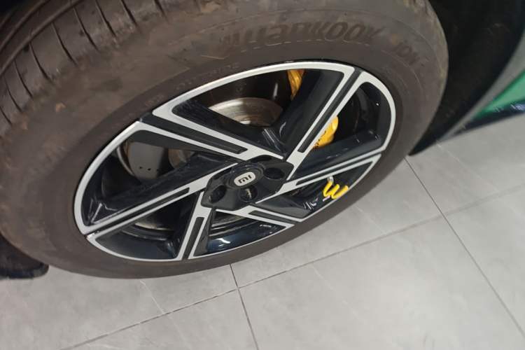 Used Xiaomi Auto YU7 2025 Ultra-Long Range High-Performance All-Wheel-Drive Max Edition Left Front Wheel Hub