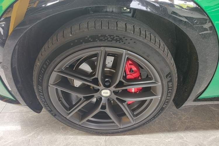 Used Xiaomi Auto YU7 2025 Ultra-Long Range High-Performance All-Wheel-Drive Max Edition Left Front Wheel Hub