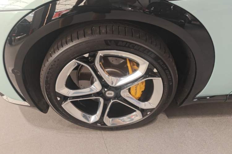 Used Xiaomi Auto YU7 2025 Ultra-Long Range High-Performance All-Wheel-Drive Max Edition Left Front Wheel Hub