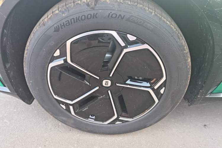 Used Xiaomi Auto YU7 2025 Ultra-Long Range Rear-Wheel Drive Version Left Front Wheel Hub