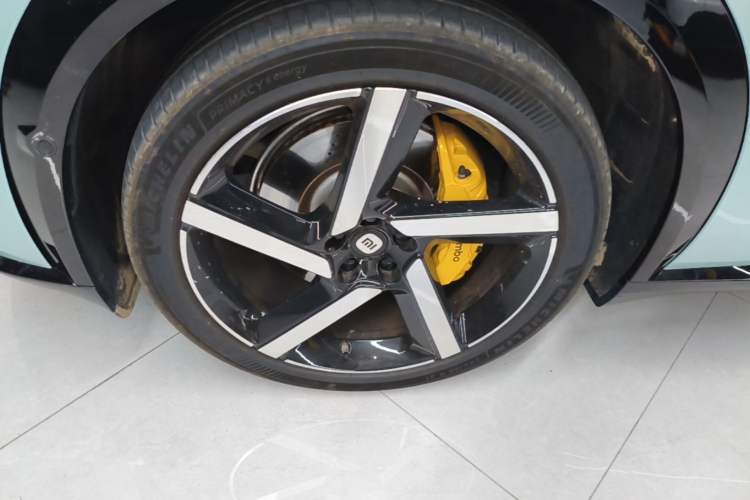 Used Xiaomi Auto YU7 2025 Ultra-Long Range High-Performance All-Wheel-Drive Max Edition Left Front Wheel Hub