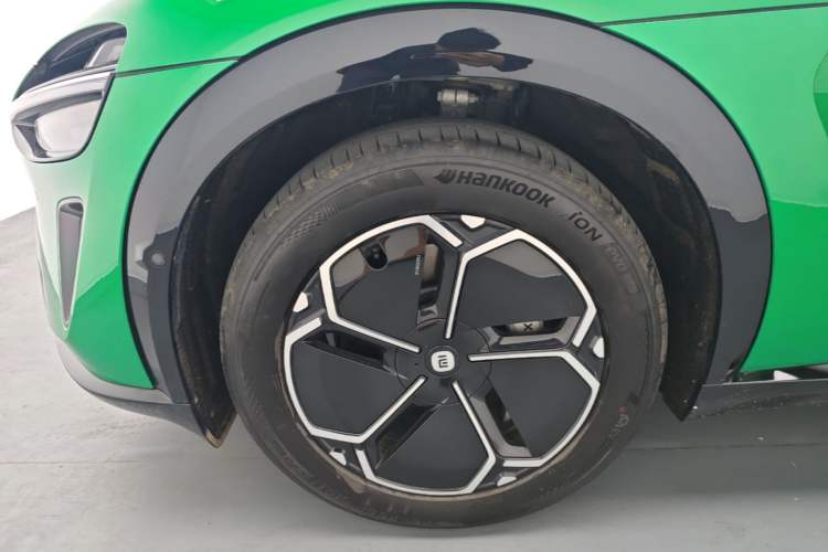 Used Xiaomi Auto YU7 2025 Ultra-Long Range Rear-Wheel Drive Version Left Front Wheel Hub
