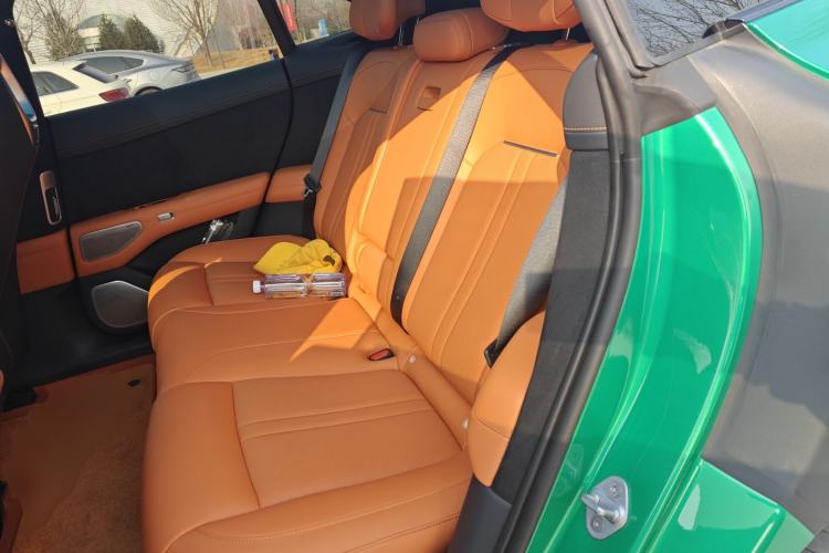 Used Xiaomi Auto YU7 2025 Ultra-Long Range High-Performance All-Wheel-Drive Max Edition Left Rear Seat