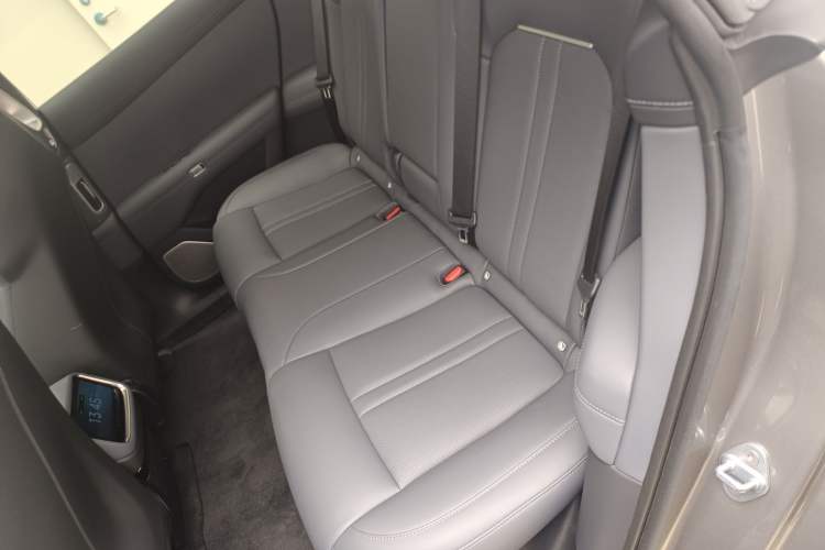 Used Xiaomi Auto YU7 2025 Ultra-Long Range Rear-Wheel Drive Version Left Rear Seat