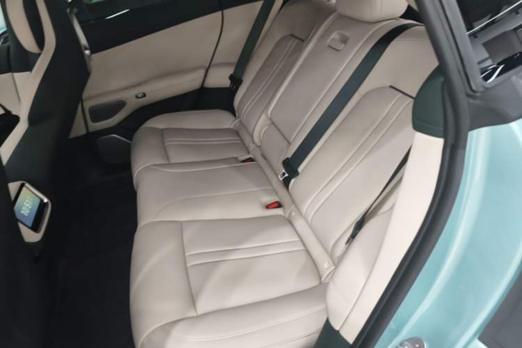 Used Xiaomi Auto YU7 2025 Ultra-Long Range High-Performance All-Wheel-Drive Max Edition Left Rear Seat