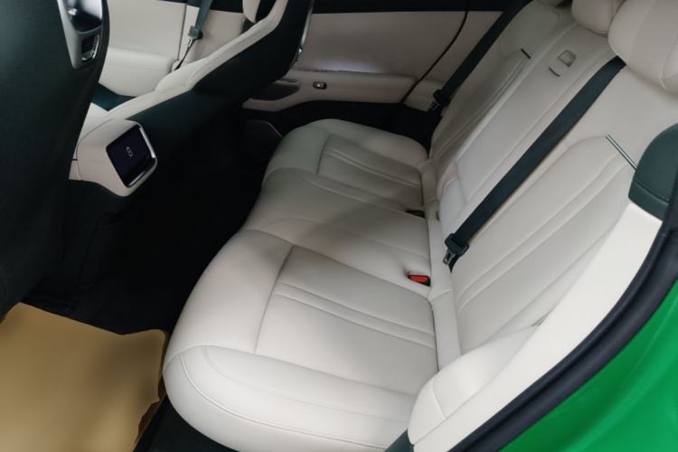 Used Xiaomi Auto YU7 2025 Ultra-Long Range High-Performance All-Wheel-Drive Max Edition Left Rear Seat