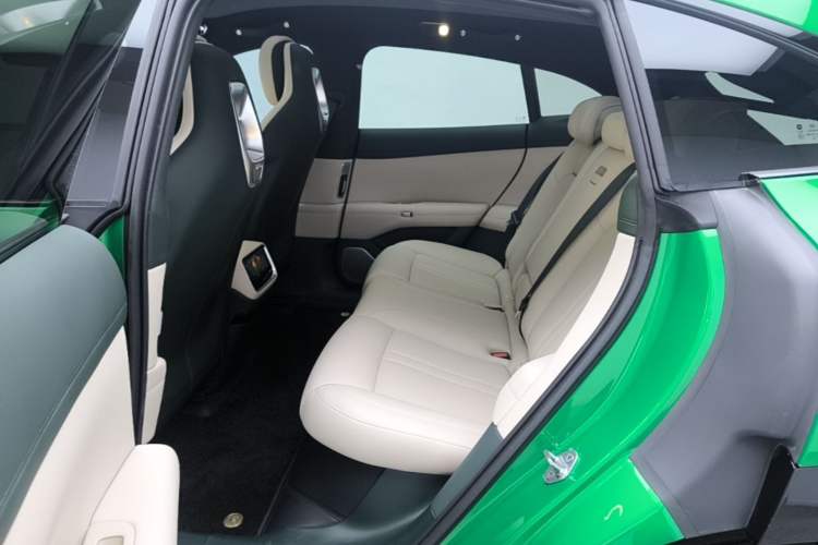 Used Xiaomi Auto YU7 2025 Ultra-Long Range All-Wheel Drive Pro Version Left Rear Seat