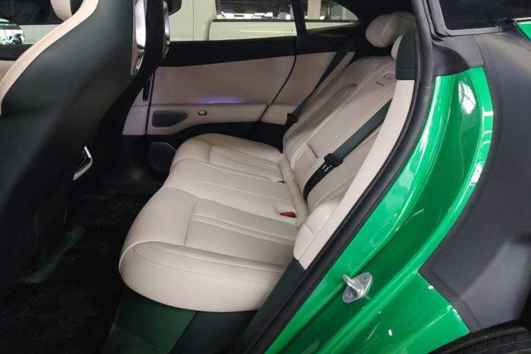 Used Xiaomi Auto YU7 2025 Ultra-Long Range High-Performance All-Wheel-Drive Max Edition Left Rear Seat