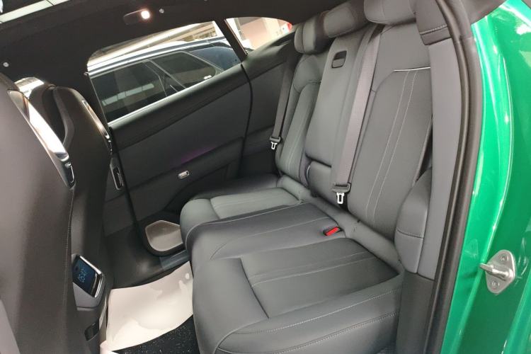 Used Xiaomi Auto YU7 2025 Ultra-Long Range Rear-Wheel Drive Version Left Rear Seat