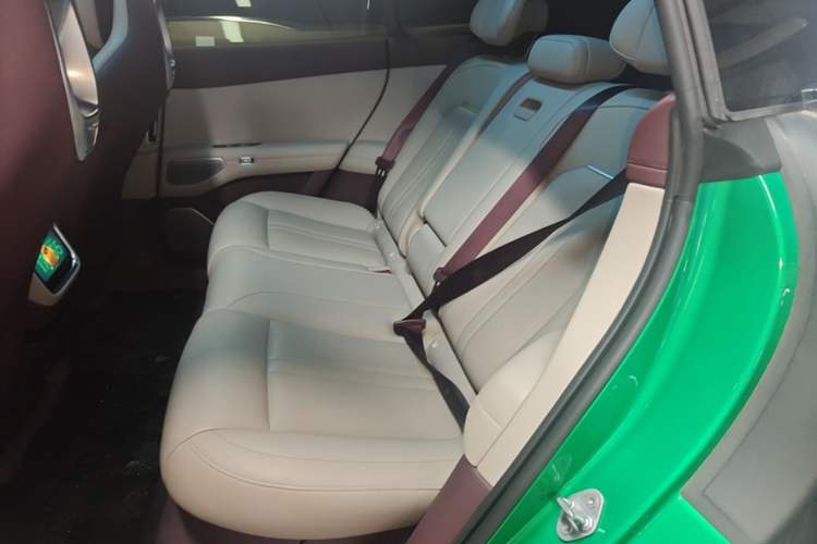 Used Xiaomi Auto YU7 2025 Ultra-Long Range High-Performance All-Wheel-Drive Max Edition Left Rear Seat