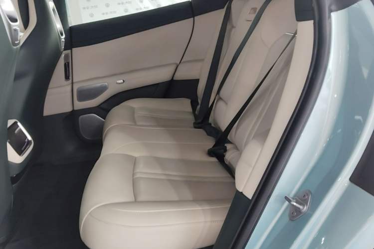 Used Xiaomi Auto YU7 2025 Ultra-Long Range High-Performance All-Wheel-Drive Max Edition Left Rear Seat