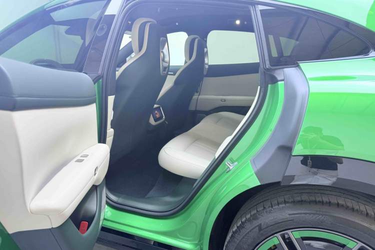 Used Xiaomi Auto YU7 2025 Ultra-Long Range Rear-Wheel Drive Version Left Rear Seat