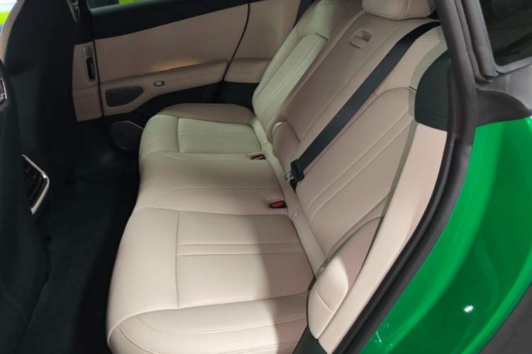Used Xiaomi Auto YU7 2025 Ultra-Long Range Rear-Wheel Drive Version Left Rear Seat