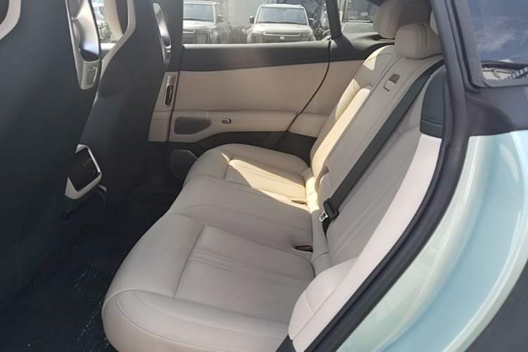 Used Xiaomi Auto YU7 2025 Ultra-Long Range Rear-Wheel Drive Version Left Rear Seat