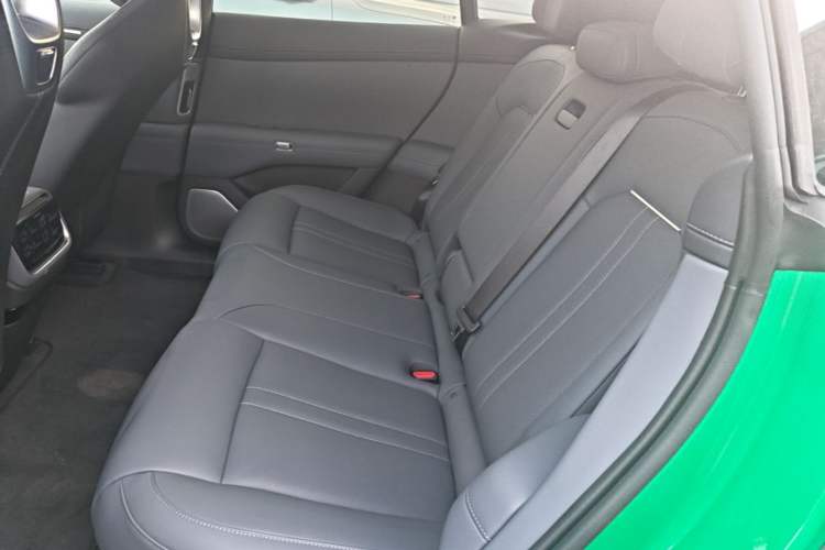 Used Xiaomi Auto YU7 2025 Ultra-Long Range Rear-Wheel Drive Version Left Rear Seat