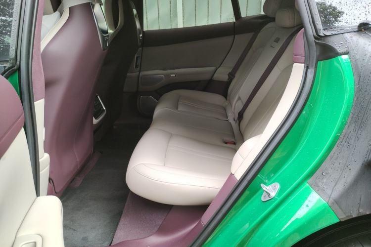 Used Xiaomi Auto YU7 2025 Ultra-Long Range High-Performance All-Wheel-Drive Max Edition Left Rear Seat