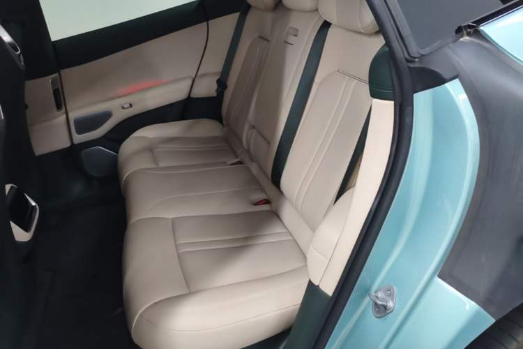 Used Xiaomi Auto YU7 2025 Ultra-Long Range High-Performance All-Wheel-Drive Max Edition Left Rear Seat