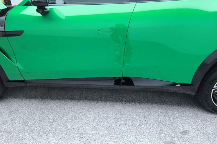 Used Xiaomi Auto YU7 2025 Ultra-Long Range All-Wheel Drive Pro Version Left Side Sill