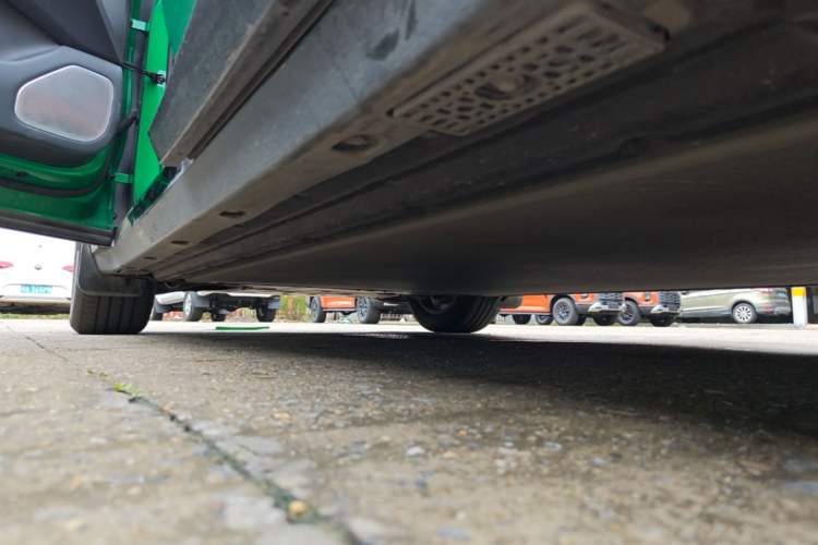 Used Xiaomi Auto YU7 2025 Ultra-Long Range Rear-Wheel Drive Version Left Side Sill