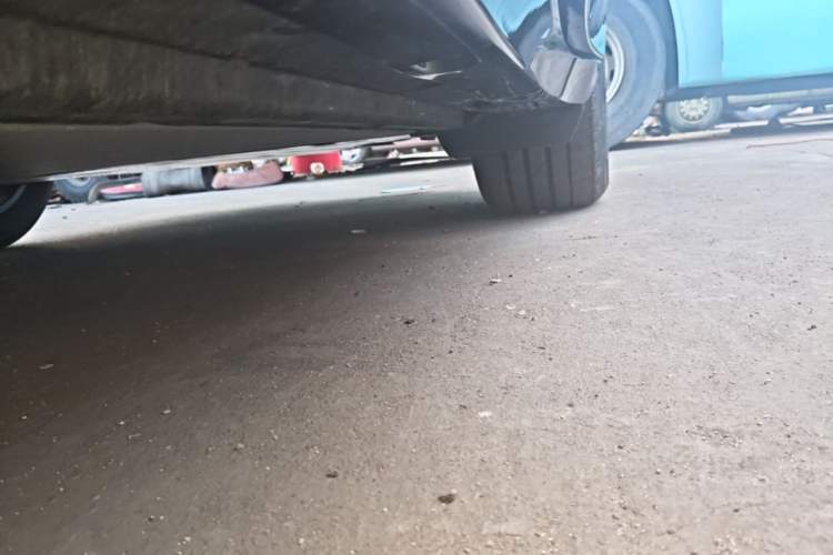 Used Xiaomi Auto YU7 2025 Ultra-Long Range Rear-Wheel Drive Version Left Side Sill