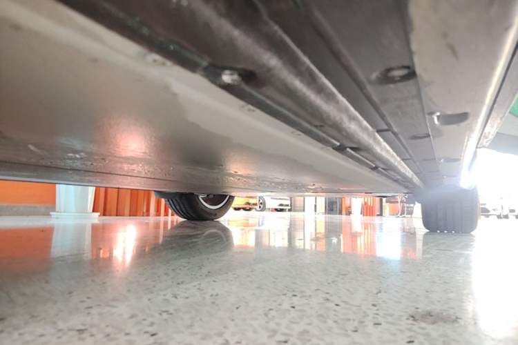 Used Xiaomi Auto YU7 2025 Ultra-Long Range All-Wheel Drive Pro Version Left Side Sill
