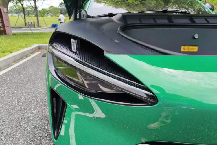 Used Xiaomi Auto YU7 2025 Ultra-Long Range High-Performance All-Wheel-Drive Max Edition Right Front Headlight