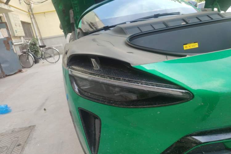 Used Xiaomi Auto YU7 2025 Ultra-Long Range Rear-Wheel Drive Version Right Front Headlight