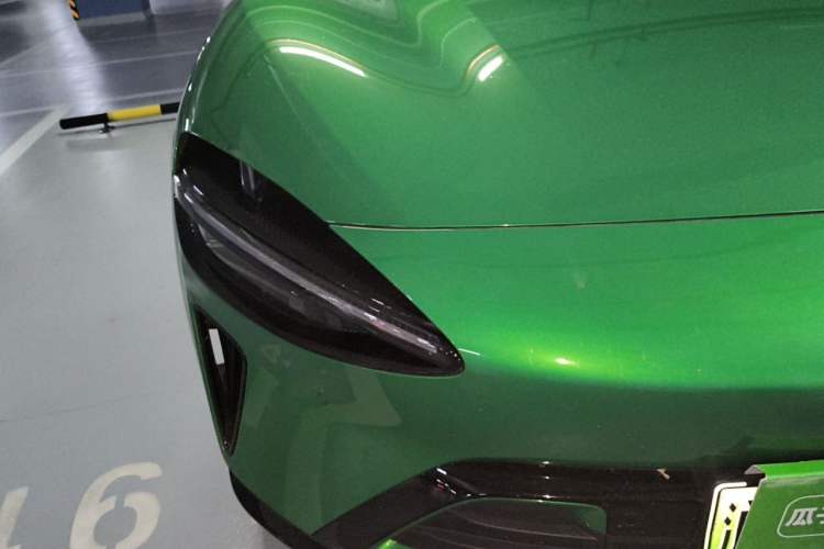 Used Xiaomi Auto YU7 2025 Ultra-Long Range High-Performance All-Wheel-Drive Max Edition Right Front Headlight