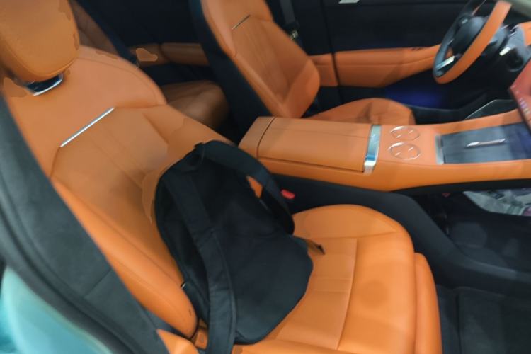 Used Xiaomi Auto YU7 2025 Ultra-Long Range High-Performance All-Wheel-Drive Max Edition Right Front Seat
