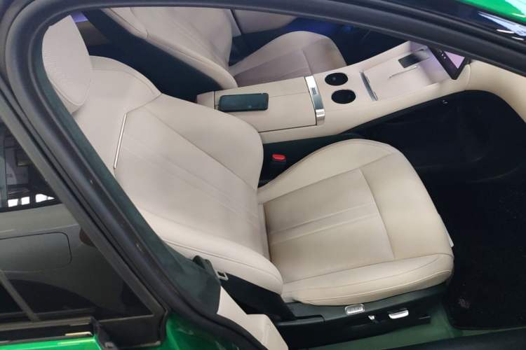 Used Xiaomi Auto YU7 2025 Ultra-Long Range High-Performance All-Wheel-Drive Max Edition Right Front Seat