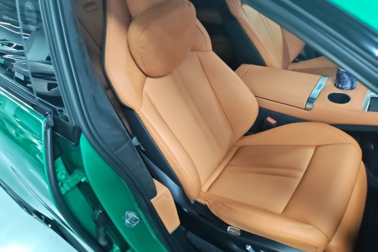Used Xiaomi Auto YU7 2025 Ultra-Long Range High-Performance All-Wheel-Drive Max Edition Right Front Seat