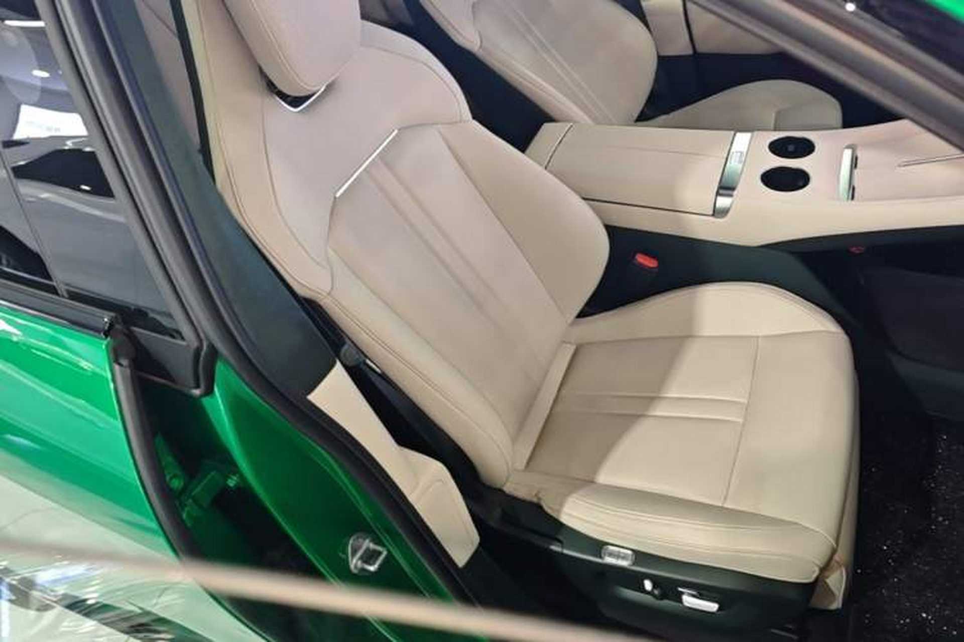 Used Xiaomi Auto YU7 2025 Ultra-Long Range High-Performance All-Wheel-Drive Max Edition Right Front Seat