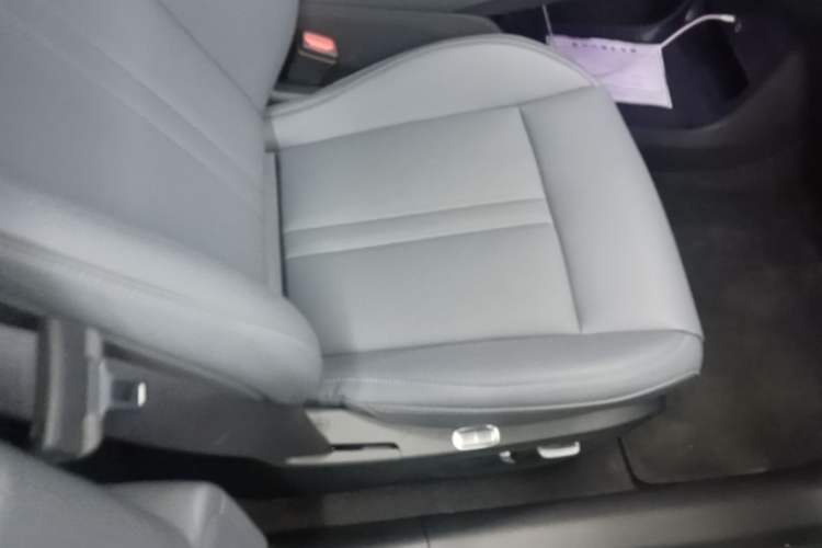 Used Xiaomi Auto YU7 2025 Ultra-Long Range High-Performance All-Wheel-Drive Max Edition Right Front Seat