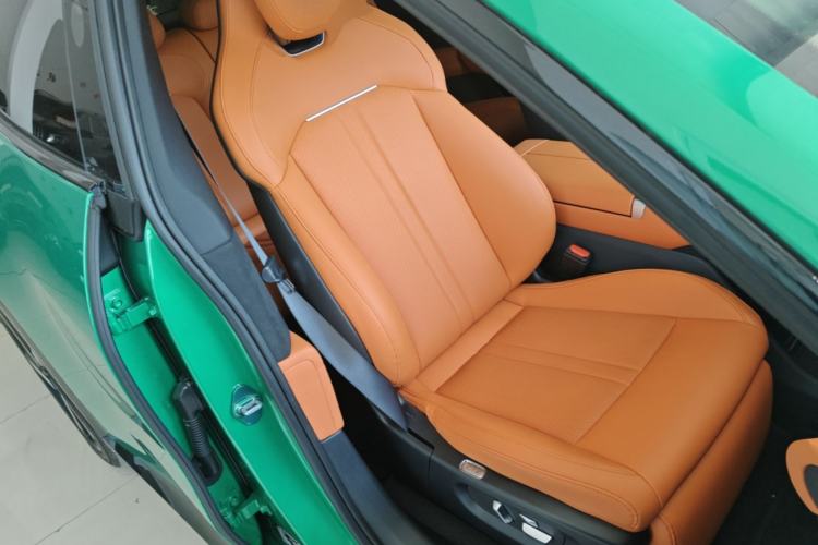 Used Xiaomi Auto YU7 2025 Ultra-Long Range Rear-Wheel Drive Version Right Front Seat