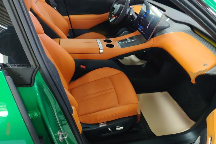 Used Xiaomi Auto YU7 2025 Ultra-Long Range High-Performance All-Wheel-Drive Max Edition Right Front Seat
