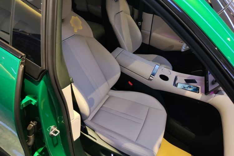 Used Xiaomi Auto YU7 2025 Ultra-Long Range Rear-Wheel Drive Version Right Front Seat