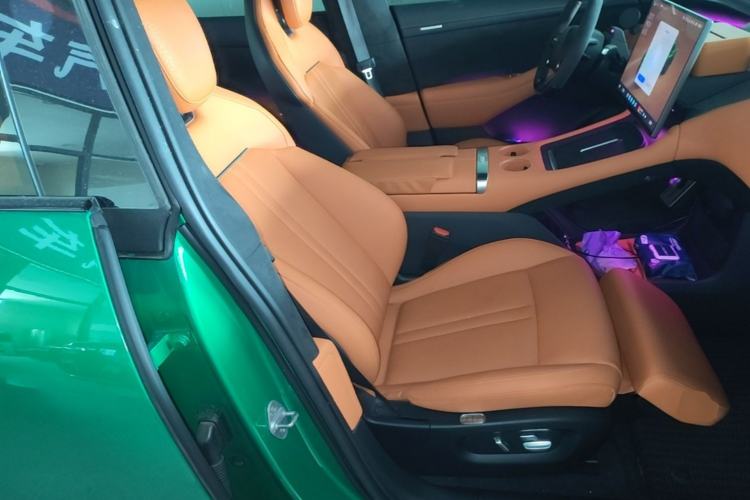 Used Xiaomi Auto YU7 2025 Ultra-Long Range High-Performance All-Wheel-Drive Max Edition Right Front Seat